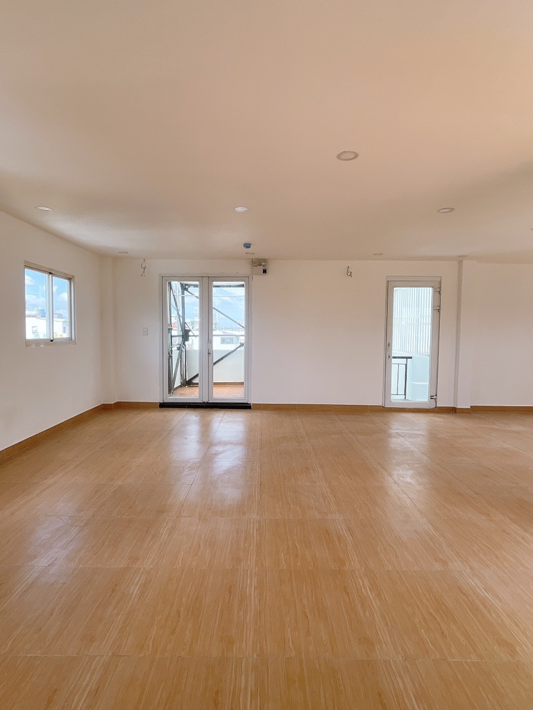 TOÀ NHÀ 7 TẦNG - KHU K300 - TÂN BÌNH - NGANG KHỦNG 18M - DTCN 173M2 - DÒNG TIỀN 200TR / THÁNG
