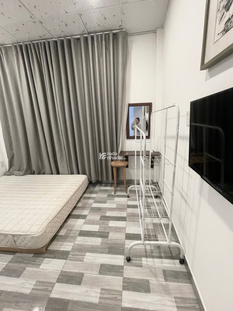 Bán nhà Phan Đình Phùng, 3 bước ra mặt tiền, 45m2, ngang 6m, nhỉnh 6 tỷ.