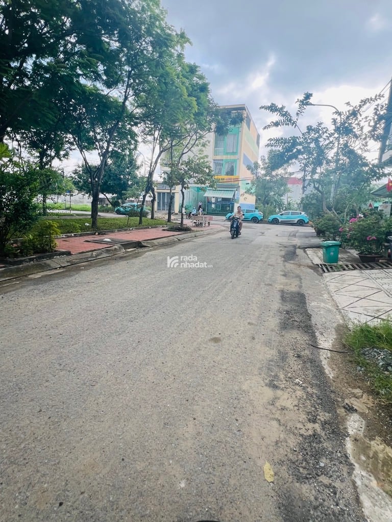 BÁN NHÀ MẶT TIỀN KDC HƯƠNG LỘ 5 64M2 4 TẦNG CHỈ 7.85 TỶ ĐỐI DIỆN CÔNG VIÊN NHÀ MỚI Ở NGAY