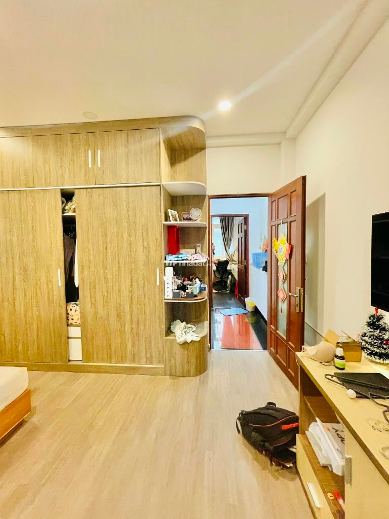 Bán gấp nhà ngay khách sạn Đệ Nhất, 4 tấm, 105m2 chỉ 9 tỷ. Nhà mới đẹp trên con đường đáng sống