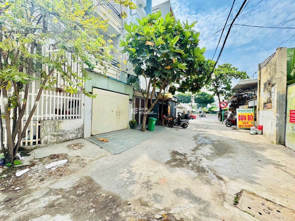 SIÊU PHẨM HẺM XE TĂNG QUAY ĐẦU- 2 TẦNG CỨNG- NGAY VÒNG XOAY PHẠM VĂN ĐỒNG- CHỈ NHỈNH 3 TỶ