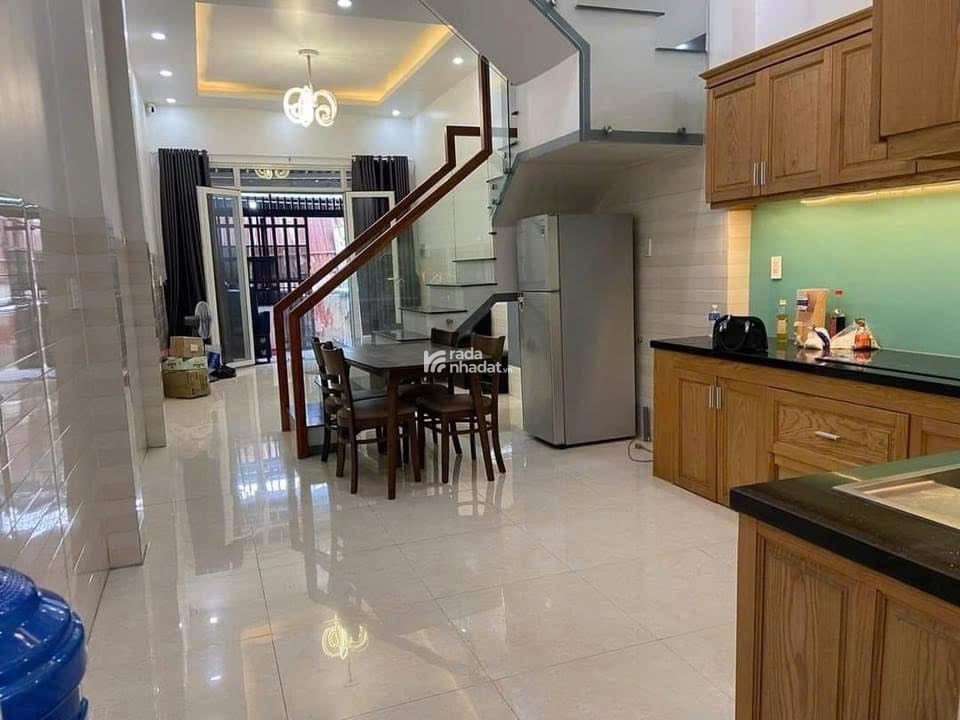 NHƯỢNG GẤP nhà cũ 50m2 đường Tạ Quang Bửu, Quận 8 hẻm xe hơi, nhiều tiện ích giá chỉ 2 tỷ 350 TL 
