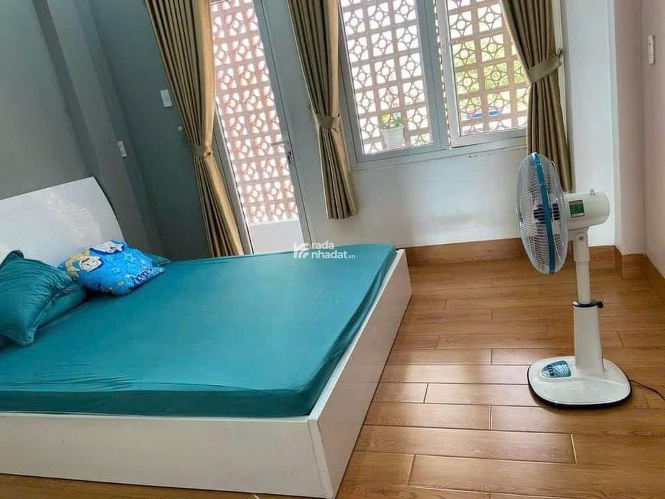 NHƯỢNG GẤP nhà cũ 50m2 đường Tạ Quang Bửu, Quận 8 hẻm xe hơi, nhiều tiện ích giá chỉ 2 tỷ 350 TL 