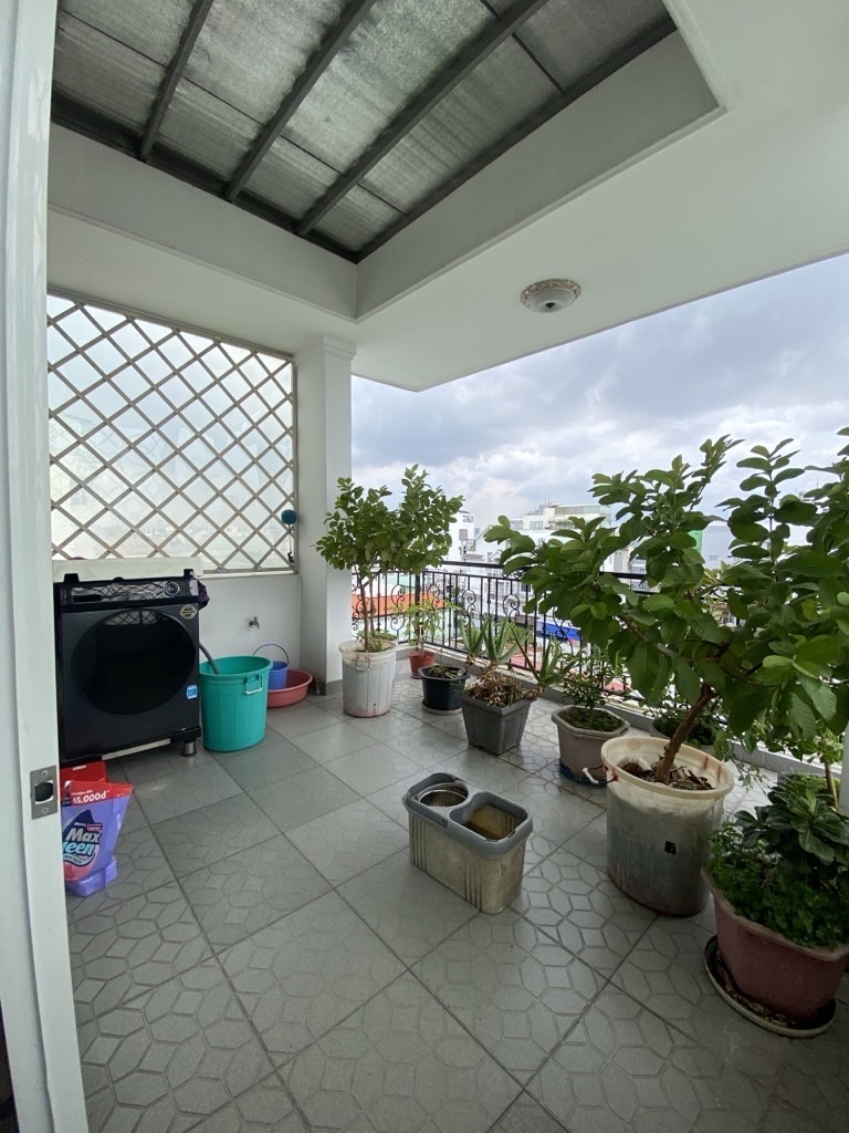 HẺM NHỰA XE TẢI TRÁNH NHAU 5 TẦNG 6PN 7WC VỊ TRÍ ĐẸP  