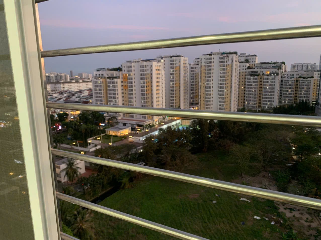 Cho thuê căn hộ Sky garden 3, PMH, Q7, tk 3PN nhà đẹp giá chỉ 18 triệu