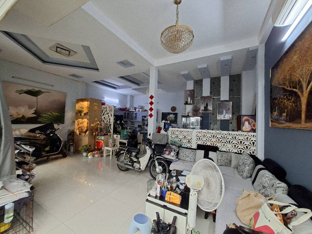 SỔ VUÔNG - NHÀ ĐẸP - HẺM XE HƠI THÔNG TỨ TUNG.