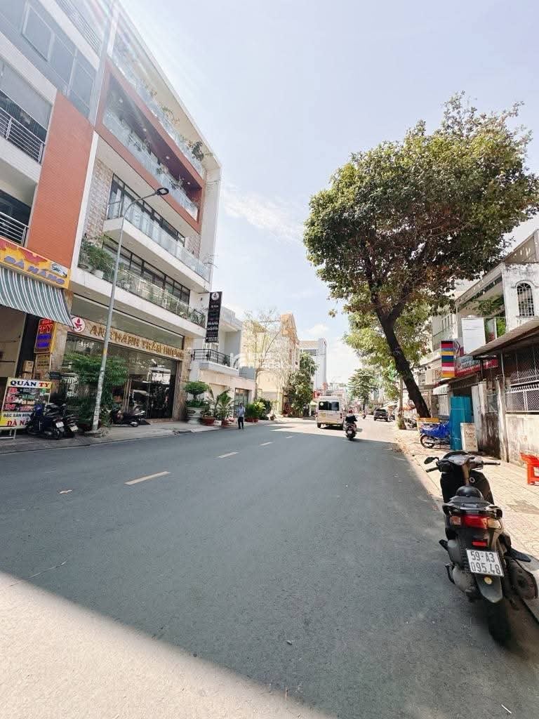 BÁN NHÀ ĐẸP 4 TẦNG 7x 18M -HXT VIP TÂN PHÚ ,TRƯƠNG VĨNH KÝ - NHIK 14T