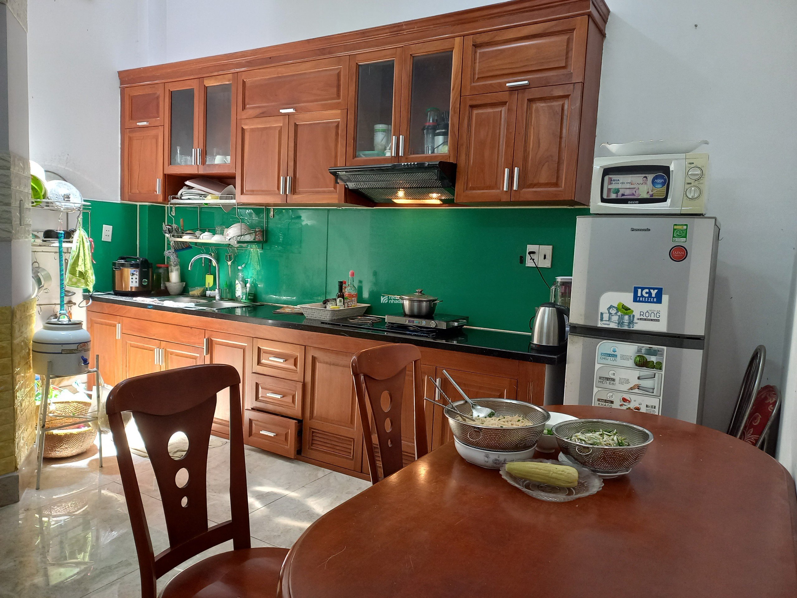 BÁN NHÀ KC HỒNG LONG 4M X14M TRỆT 3 LẦU,ĐỦ NỘI THẤT,GIÁ 7,7TY, SHR