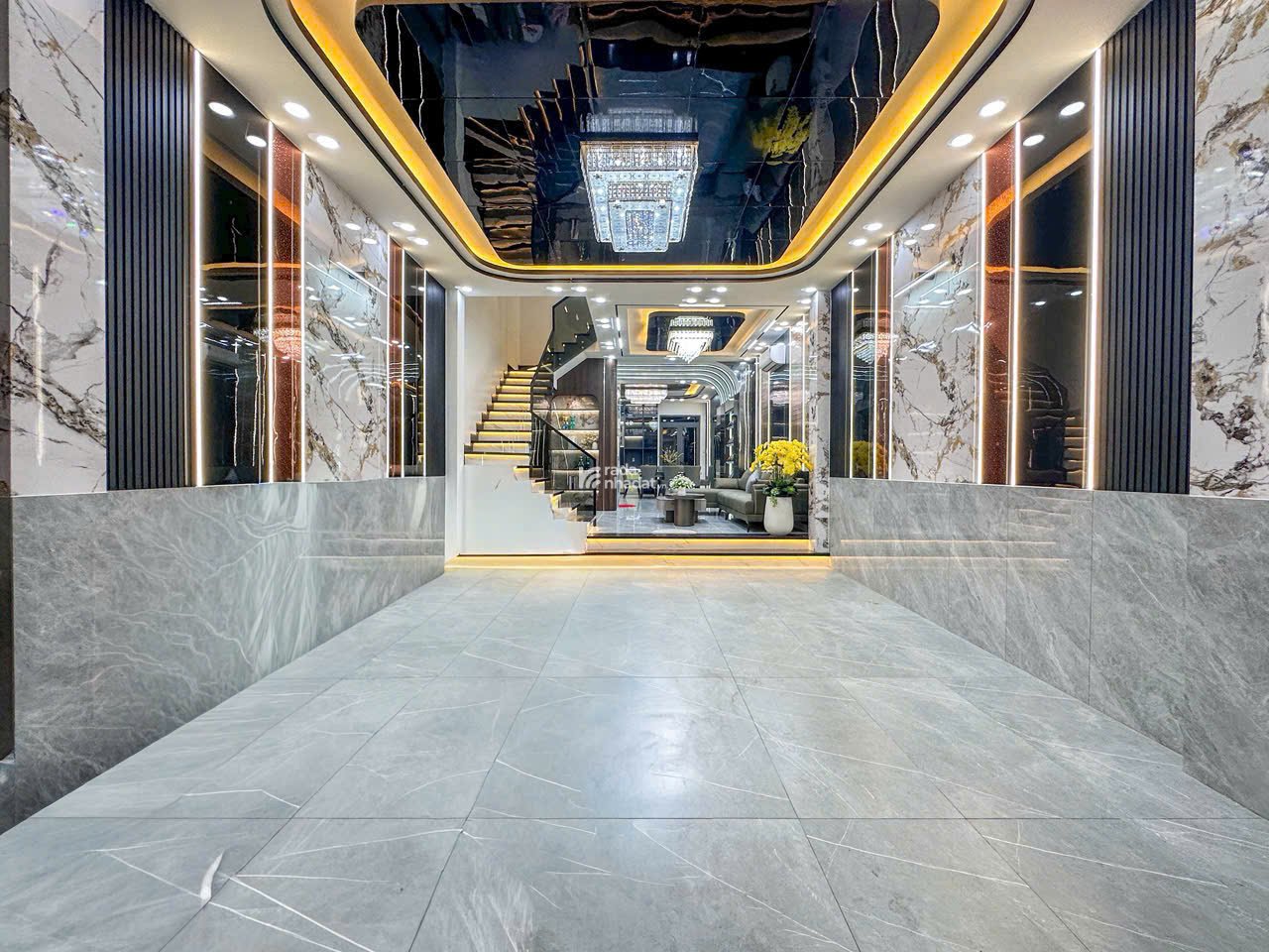 SIÊU PHẨM NHÀ CÓ THANG MÁY NỘI THẤT CAO CẤP THỊ TRẤN NHÀ BÈ