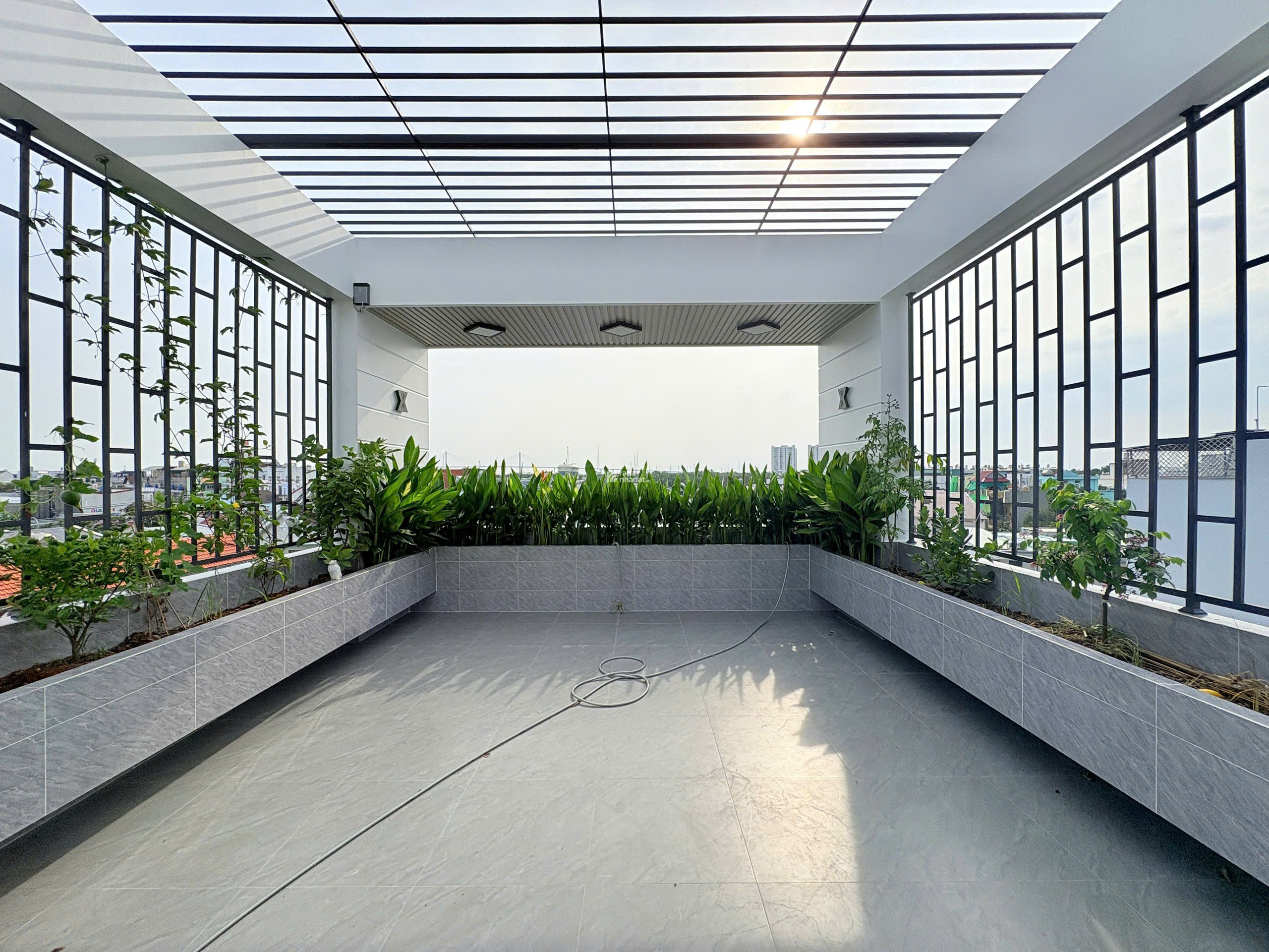 SIÊU PHẨM NHÀ CÓ THANG MÁY NỘI THẤT CAO CẤP THỊ TRẤN NHÀ BÈ