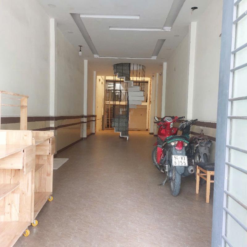 MTKD ĐƯỜNG 30M ( SỐ NHÀ MÃI LỘC PHÁT ) - 70M2 X 3 TẦNG - VUÔNG - H.CÔNG - CHO THUÊ BÈO 20TR/TH