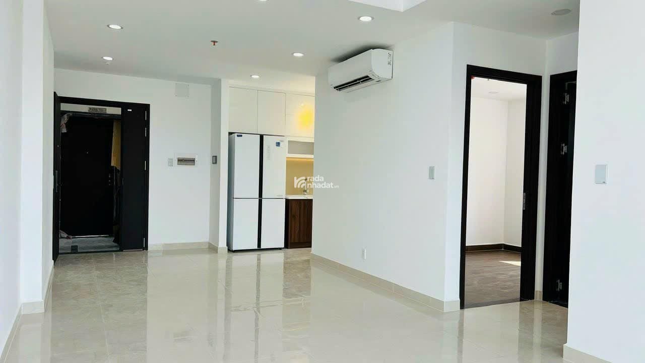 Chính chủ cho thuê căn hộ view Đông Bắc hồ bơi trực diện giá 8tr/th miễn phí quản lý. LH 0932 796 ***