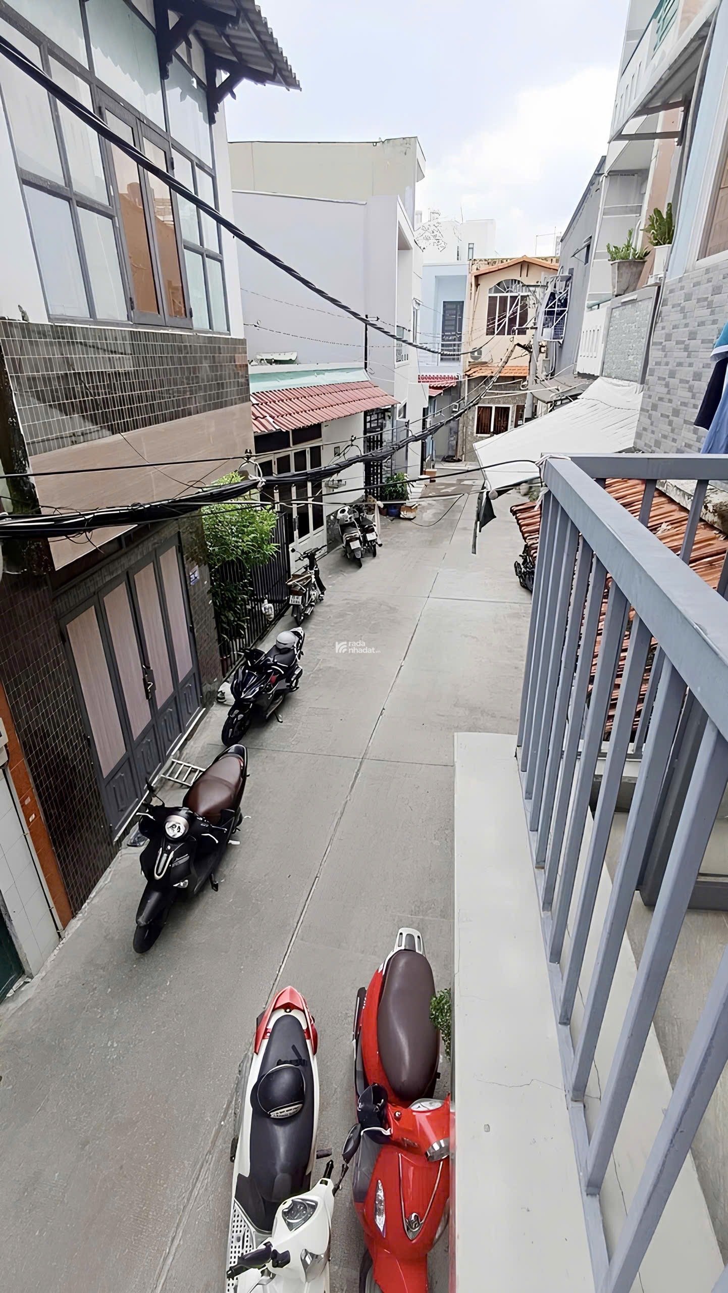 Đường Xe hơi Thông - DT: 4x8 (32m2) - Nhà Đúc 2 Tầng - cạnh Lê Trọng Tấn - chỉ 3,x ty