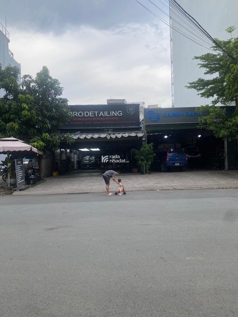 Bán nhà Quận 7 có 248m2 thổ cư ngang 8m dài 31m vuông đường trước nhà 24m chỉ 37 tỷ