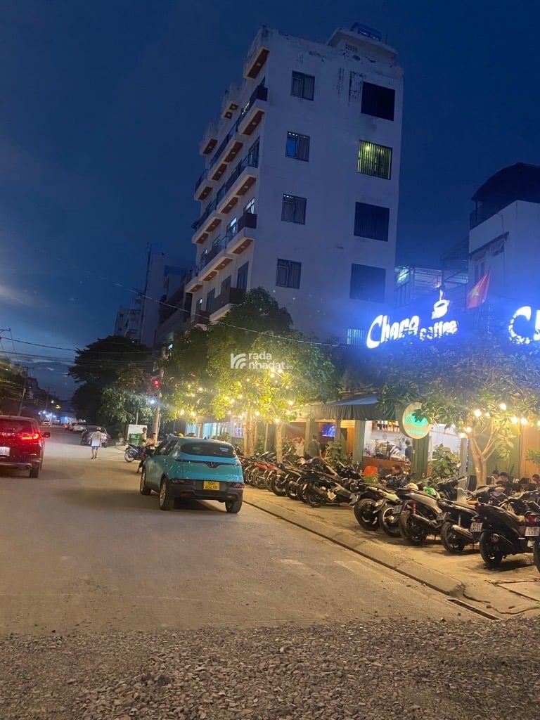 Bán nhà Quận 7 có 248m2 thổ cư ngang 8m dài 31m vuông đường trước nhà 24m chỉ 37 tỷ