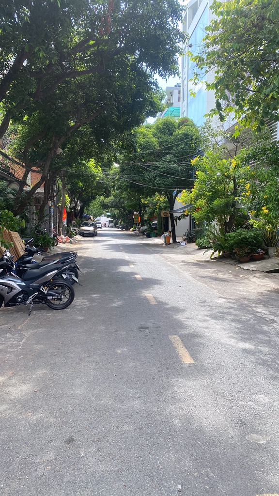 Trung tâm quận Tân Phú di.ra nhà ga T3 sân bay Tân Sơn Nhất 15 phút đi chuyển,...