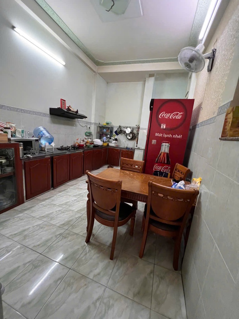 Trung tâm quận Tân Phú di.ra nhà ga T3 sân bay Tân Sơn Nhất 15 phút đi chuyển,...