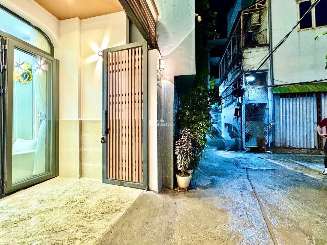 Bán Nhà mới xây GIÁ RẺ chỉ Hơn 5 Tỷ - 4 Tầng tặng Nội thất-Ngay mặt tiền Vạn Kiếp, P.3, Bình Thạnh