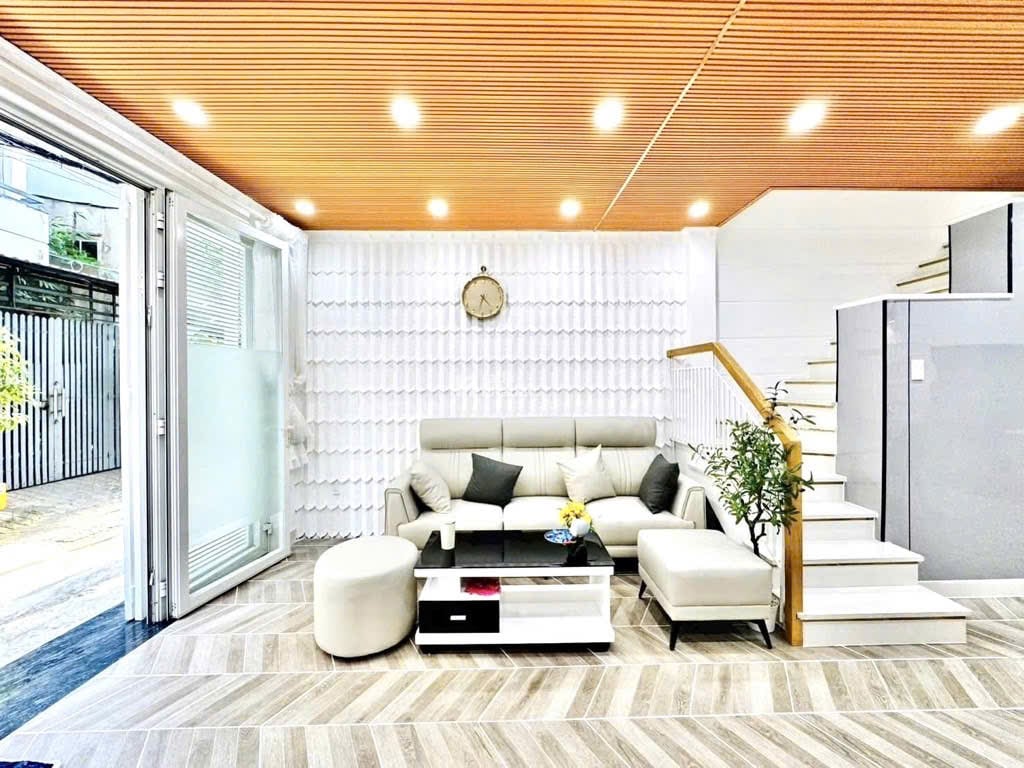 NHÀ ĐẸP - XE HƠI VÀO NHÀ - FULL NỘI THẤT