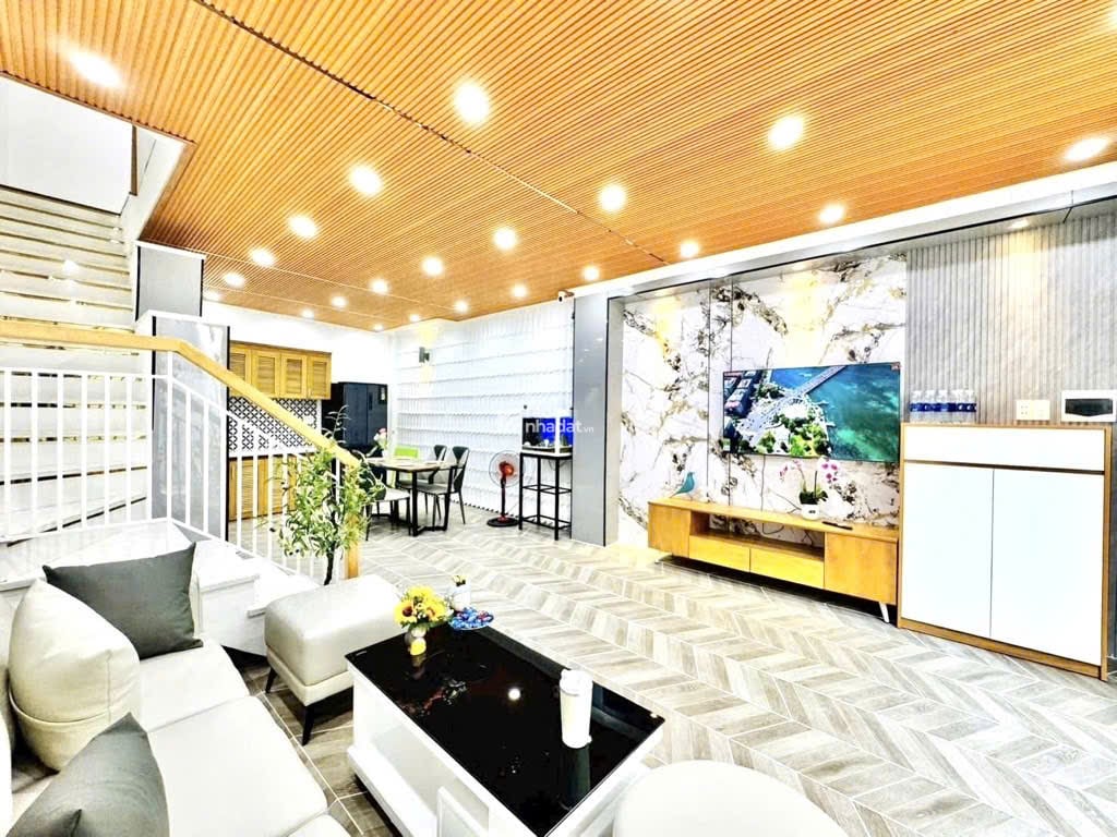 NHÀ ĐẸP - XE HƠI VÀO NHÀ - FULL NỘI THẤT