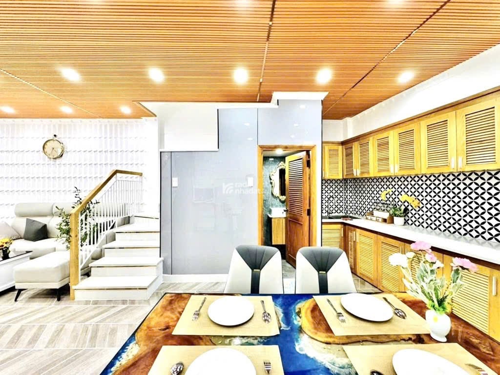 NHÀ ĐẸP - XE HƠI VÀO NHÀ - FULL NỘI THẤT