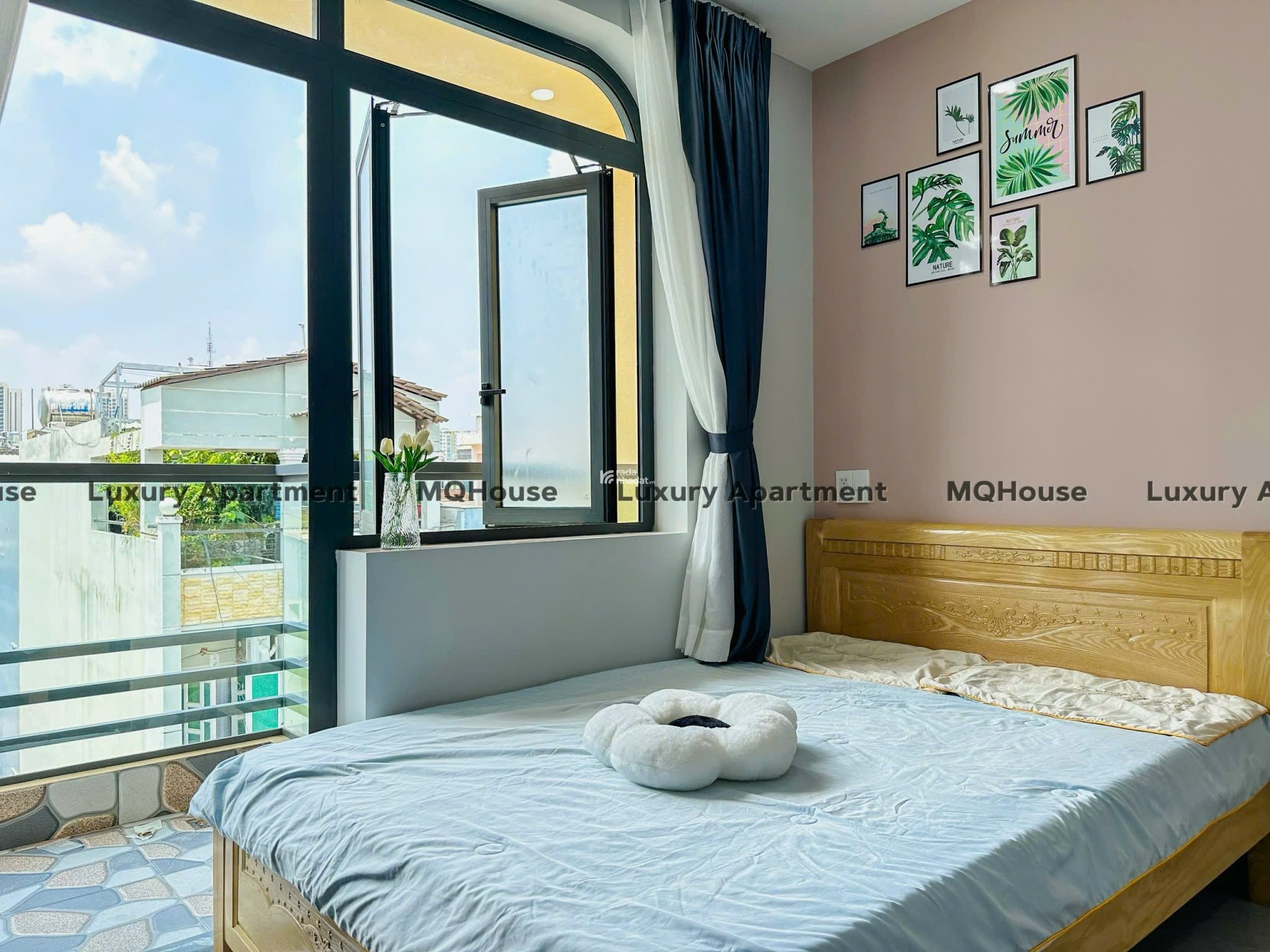 Cho thuê Căn Hộ Có Ban Công Gần Hà Đô,Vòng Xoay Dân Chủ