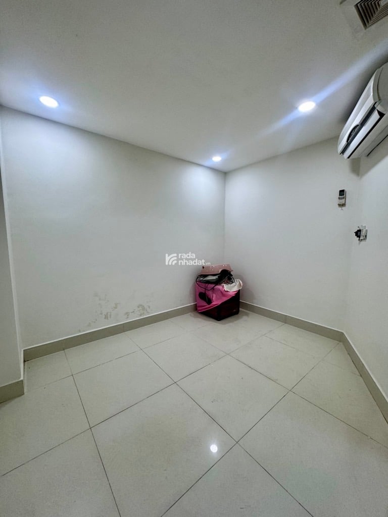 NHÀ 2 TẦNG LÔ GÓC NGAY NGÃ TƯ PASTEUR- VÕ VĂN KIỆT- TRUNG TÂM Q1 - 3 PN- CHO THUÊ DÒNG TIỀN CAO