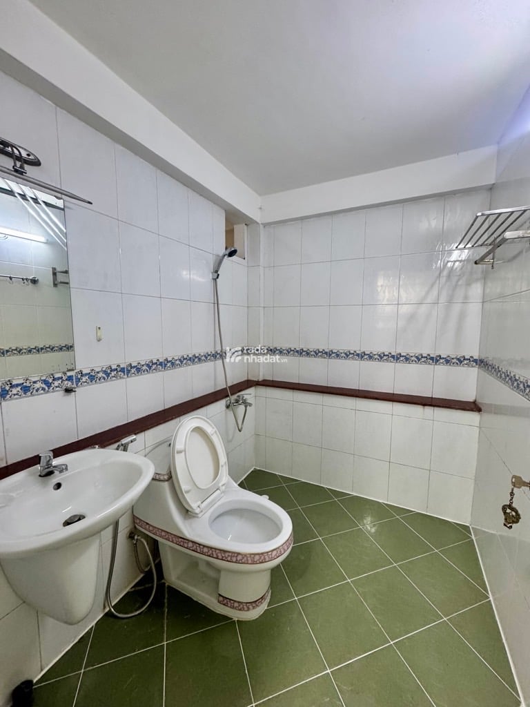 NHÀ 2 TẦNG LÔ GÓC NGAY NGÃ TƯ PASTEUR- VÕ VĂN KIỆT- TRUNG TÂM Q1 - 3 PN- CHO THUÊ DÒNG TIỀN CAO