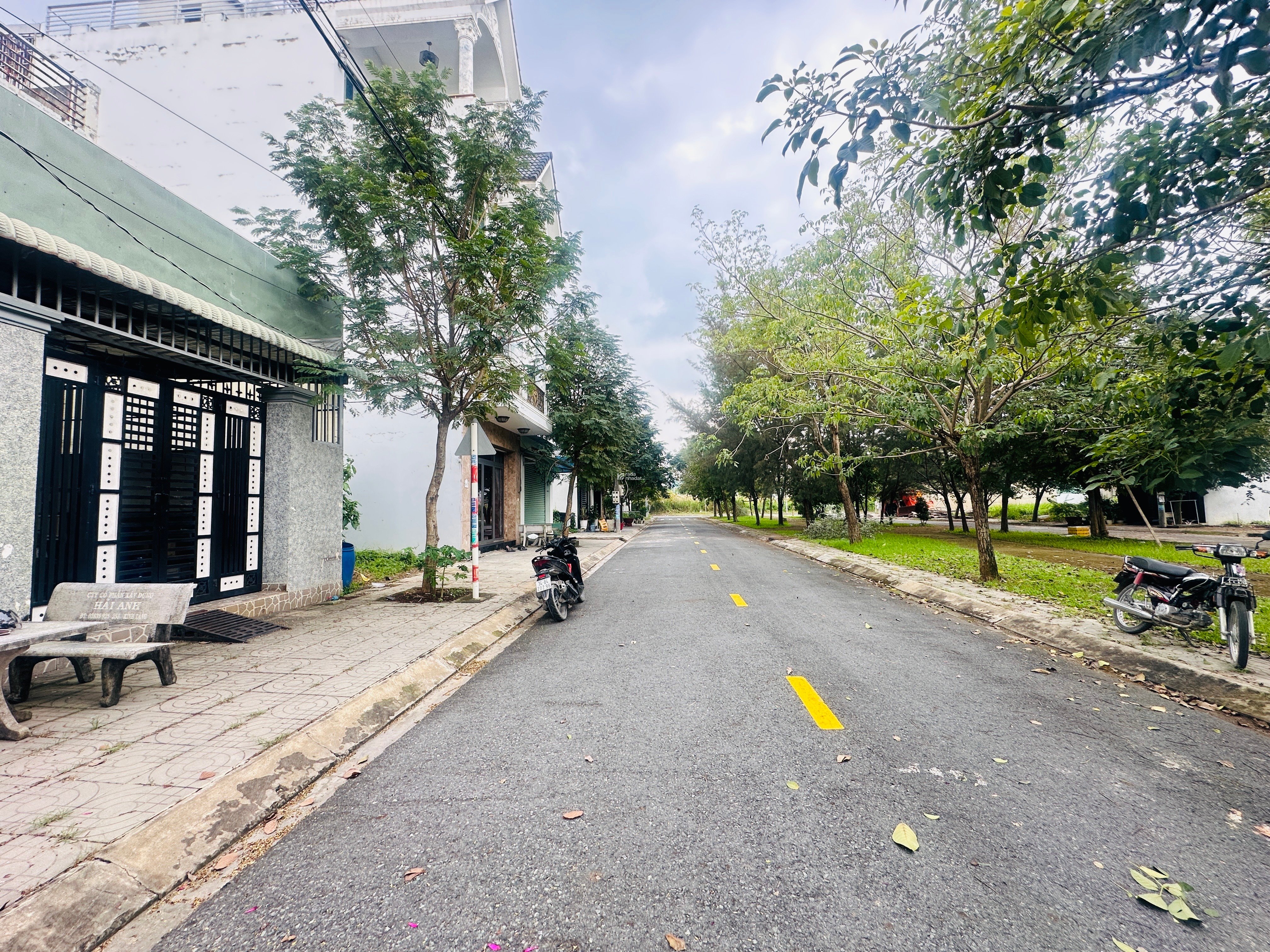 chính chủ cần bán lô đất đối diện công viên, sát chợ xuyên á dt 5x18