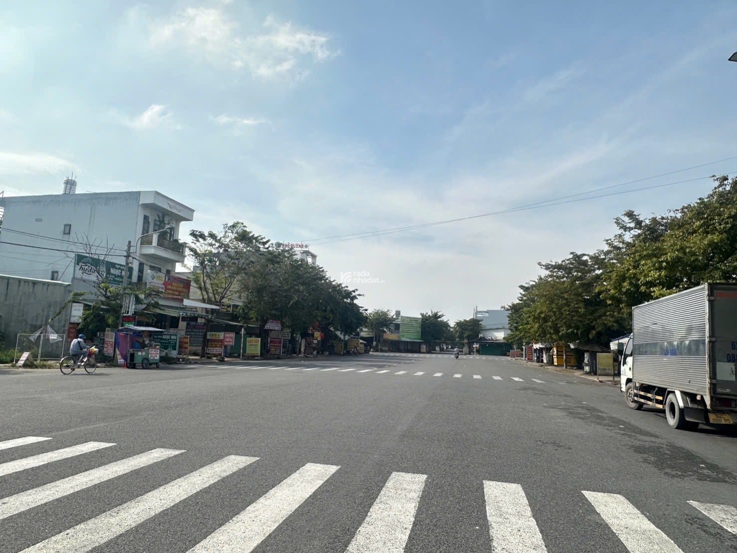 chính chủ cần bán lô đất đối diện công viên, sát chợ xuyên á dt 5x18