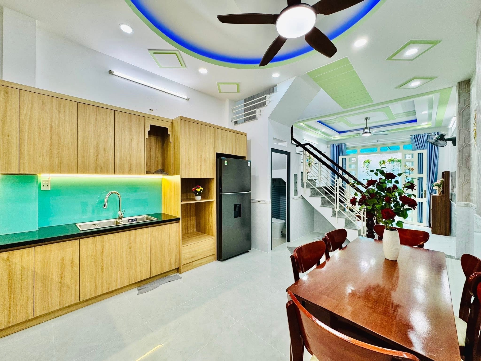 BÁN NHÀ TẶNG NỘI THẤT/ DT 59,8M2 ĐƯỜNG HOÀNG HOA THÁM, BÌNH THẠNH/ GIÁ CHỈ 3 TỶ 350TR/ SỔ SẴN