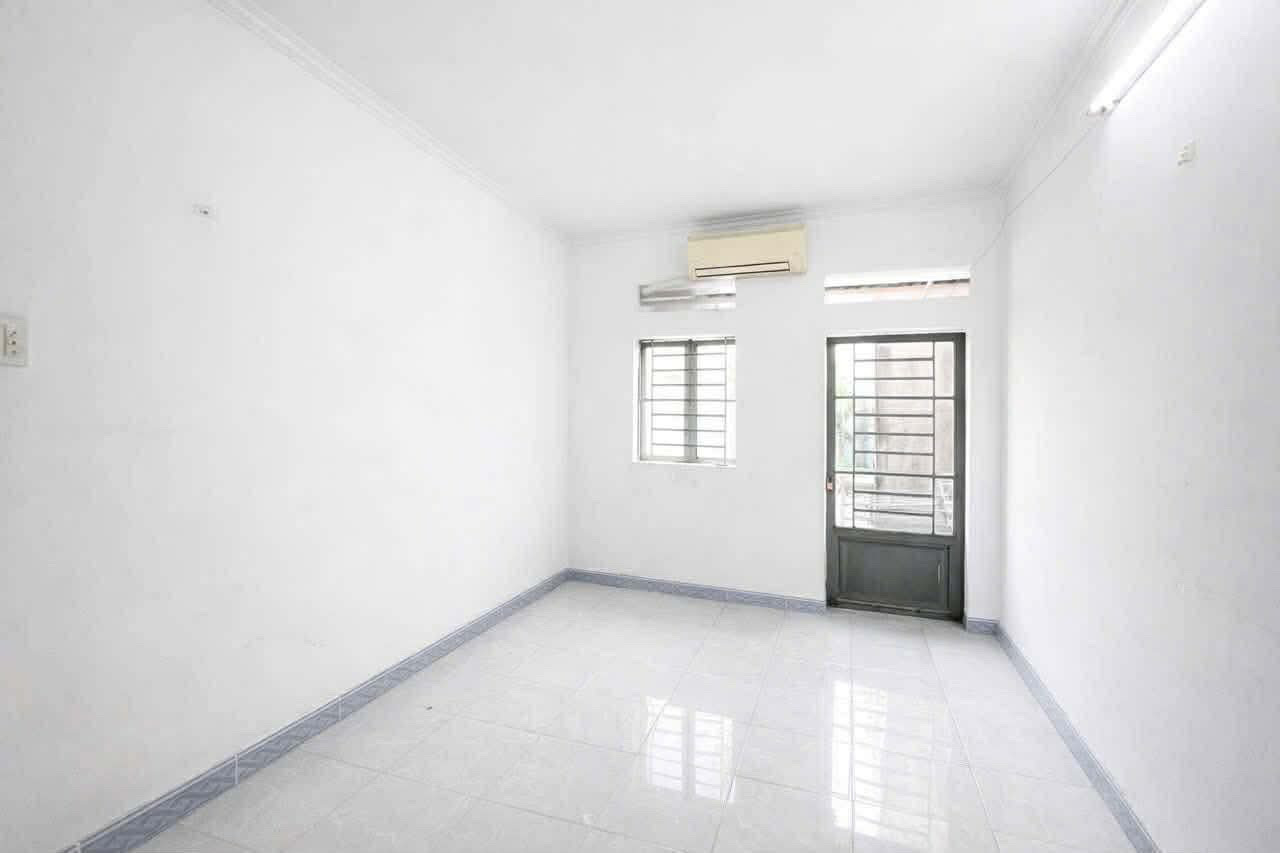  NHÀ CẤP 4 MỚI Ở NGAY 2 TẦNG GẦN ỦY BAN PHƯỜNG TÂN CHÁNH HIỆP – XE HƠI TỚI NHÀ CHỈ 30M