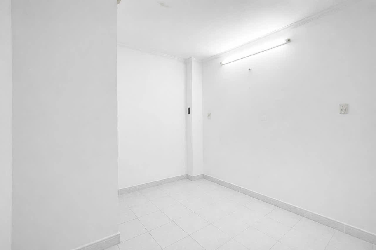  NHÀ CẤP 4 MỚI Ở NGAY 2 TẦNG GẦN ỦY BAN PHƯỜNG TÂN CHÁNH HIỆP – XE HƠI TỚI NHÀ CHỈ 30M