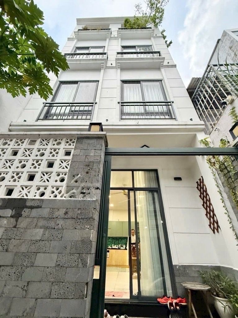  50m2 - 4 Tầng đúc - nhà xây mới - 5 PN - Tặng fulll nội thất - View Landmark,