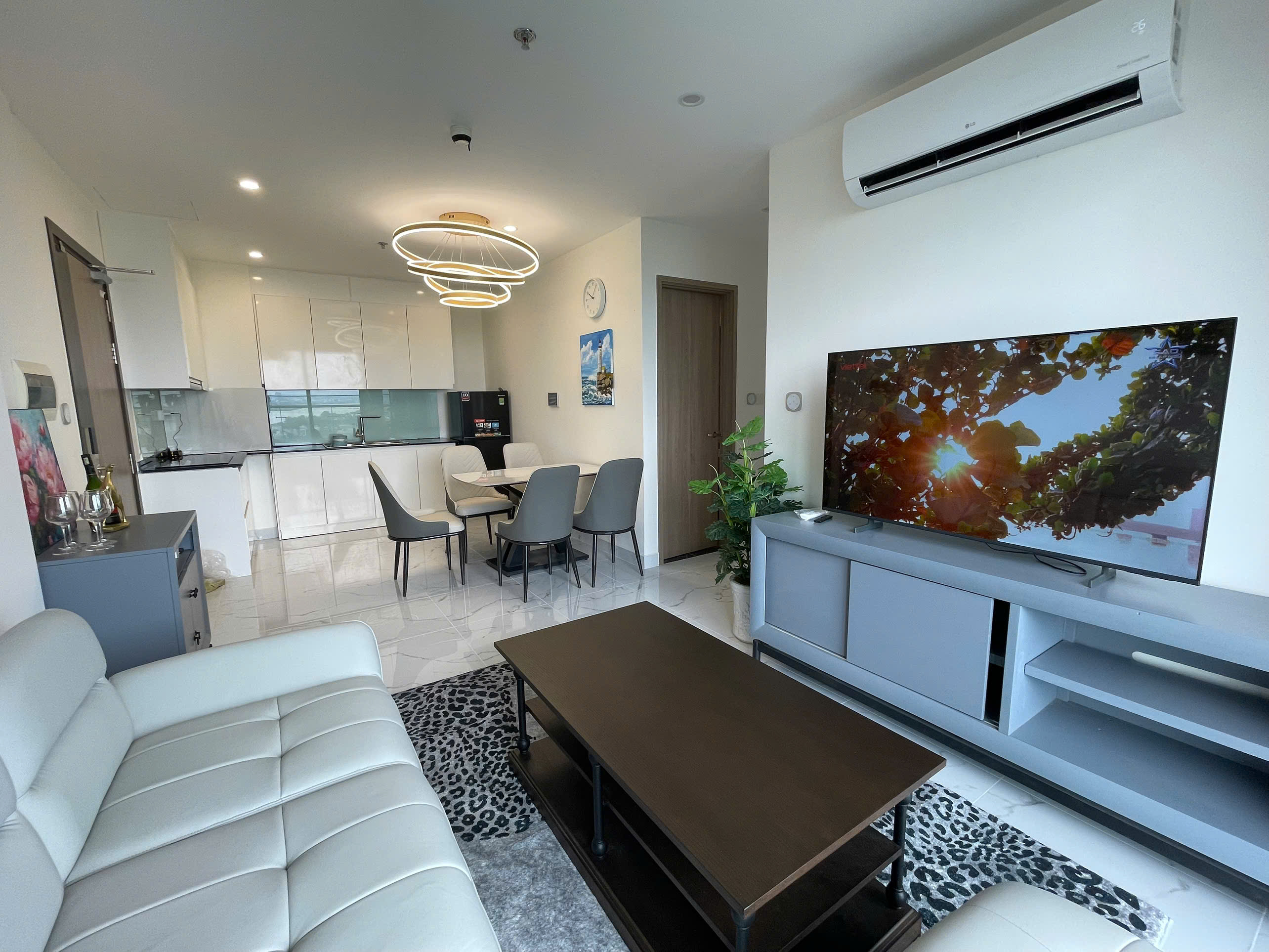 CHO THUÊ CĂN HỘ 3PN FULL NỘI THẤT