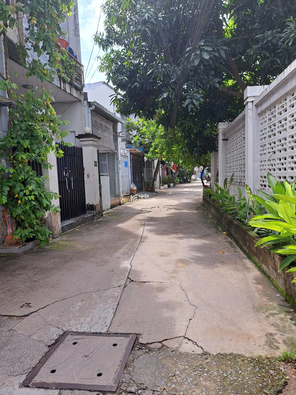 BÁN NHÀ HẺM XE HƠI ĐỔ CỔNG, GẦN CHỢ HIỆP BÌNH, NGANG HIẾM 5m, 75m2 CHỈ 5,2 TỶ.