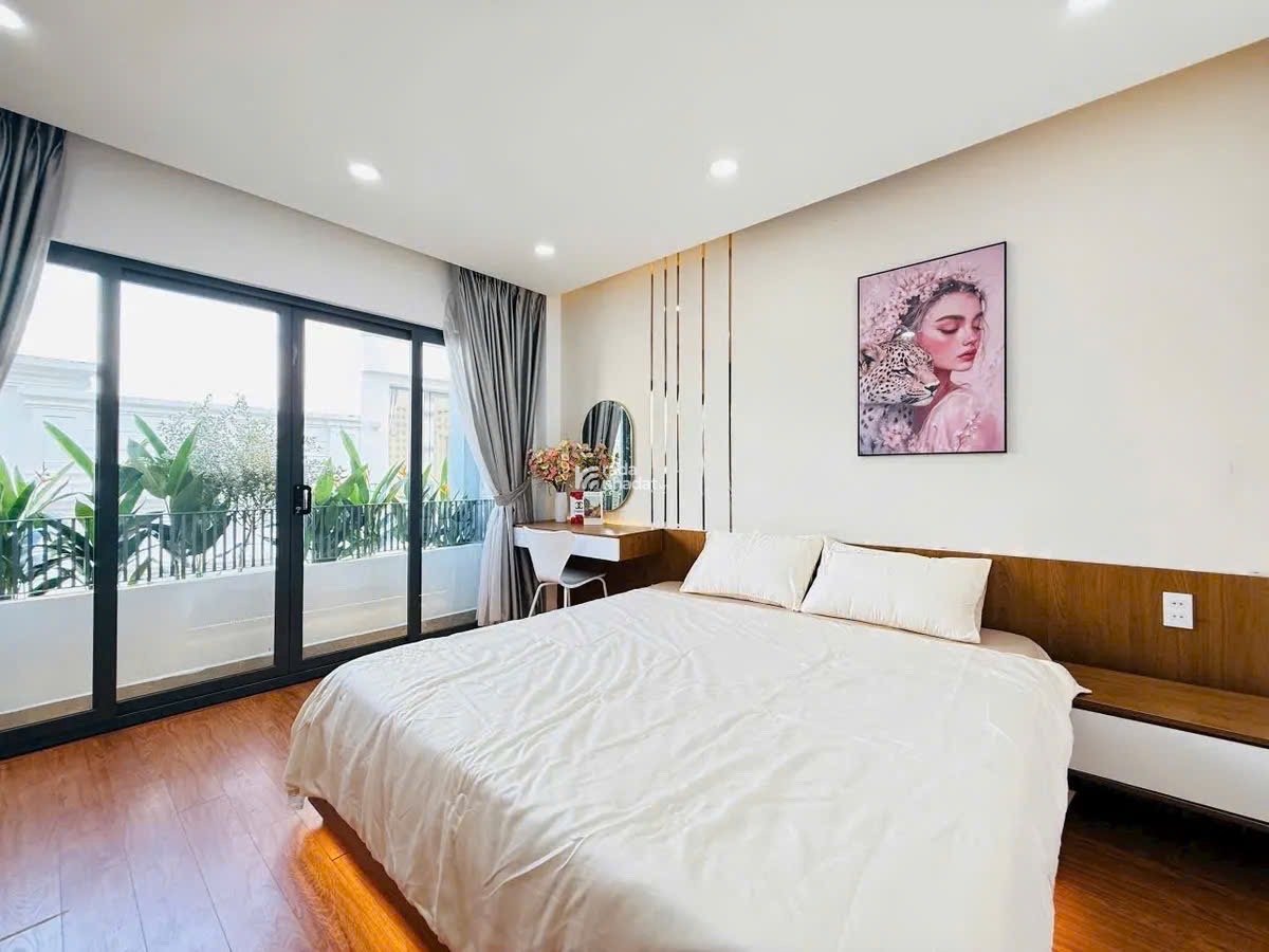 NHÀ 5 TẦNG XÂY MỚI FULL NỘI THẤT - 5x12 - KHU PHÂN LÔ HẺM 6M XE HƠI ĐỖ CỬA- CHỈ 9.39 TỶ TL