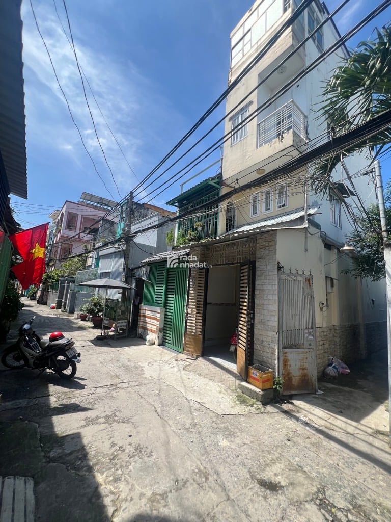 BÁN NHÀ HẺM 106,  HXH  HOÀI THANH, P. PHÚ ĐỊNH , QUẬN 8, 30M2