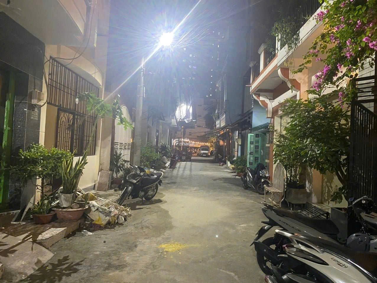 Cơ hội vàng! HXH Nguyễn Sơn, 84m2, 4x21m, 4PN, Chỉ 7.95 tỷ TL