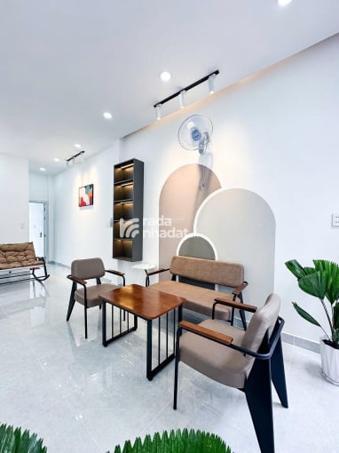 Bán nhà, đường Hai Bà Trưng, phường Đakao, Q1, 48m2,đang có hợp đồng thuê 20tr/th SHR chính chủ