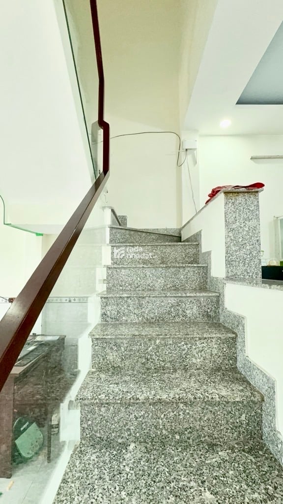 bán nhà gần đường nguyễn thị tú bình hừn hoà b
