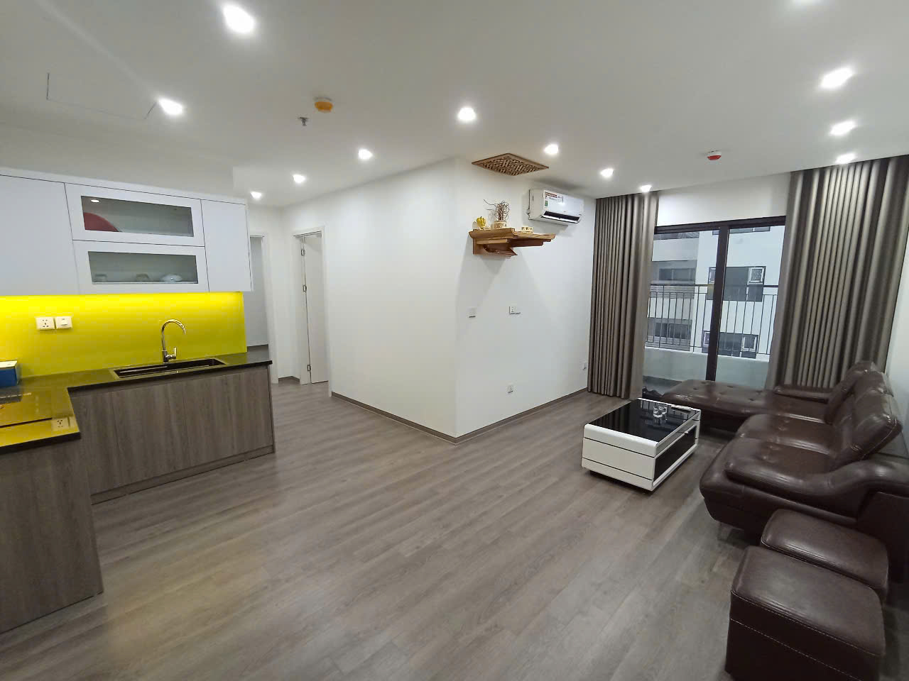 Bán căn hộ Athena pháp vân 67m giá bán 65tr/m đồ cơ bản 2 ngủ 2wc 2 ban công