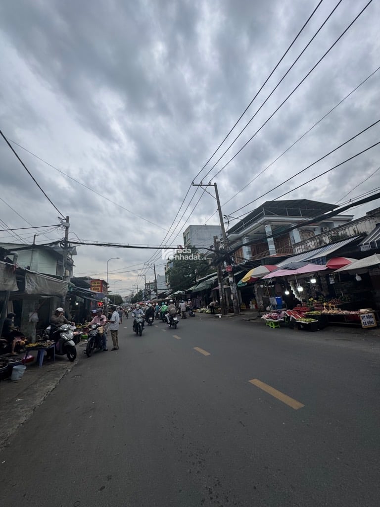 MẶT PHỐ CHỢ BÌNH TRỊ ĐÔNG - NGAY TÊN LỬA AEON MALL BÌNH TÂN