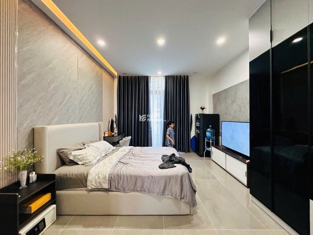 MẶT TIỀN ĐƯỜNG 14M - TRUNG TÂM QUẬN 7 - NHÀ MỚI FULL NỘI THẤT - CÓ THANG MÁY