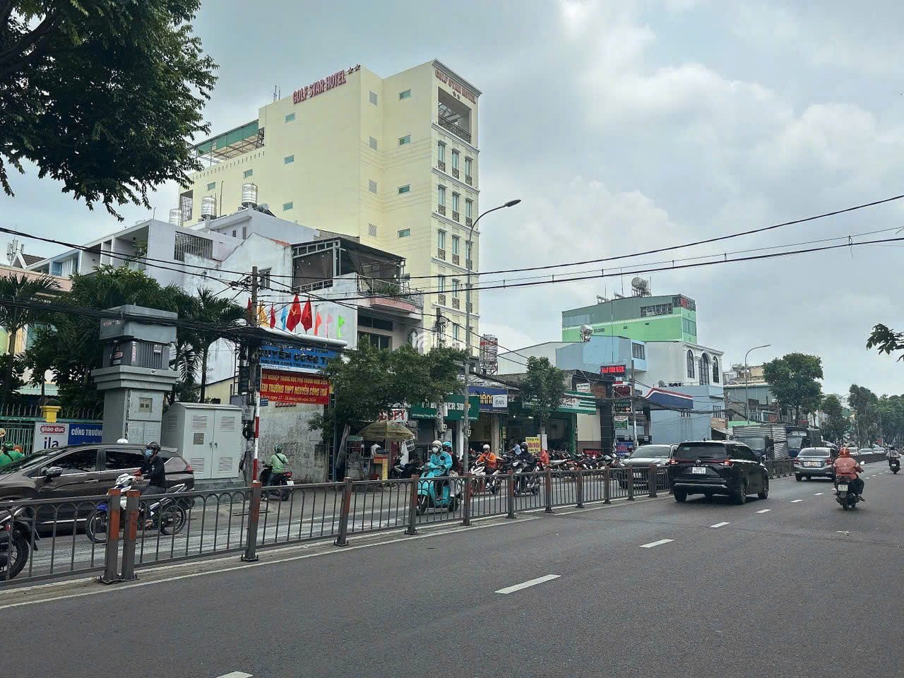 Nhỉnh 9 tỷ có nhà đẹp 5 lầu mới 100% Quang Trung 63m2 ngang 4.2m ngay Mercedes tặng NT 