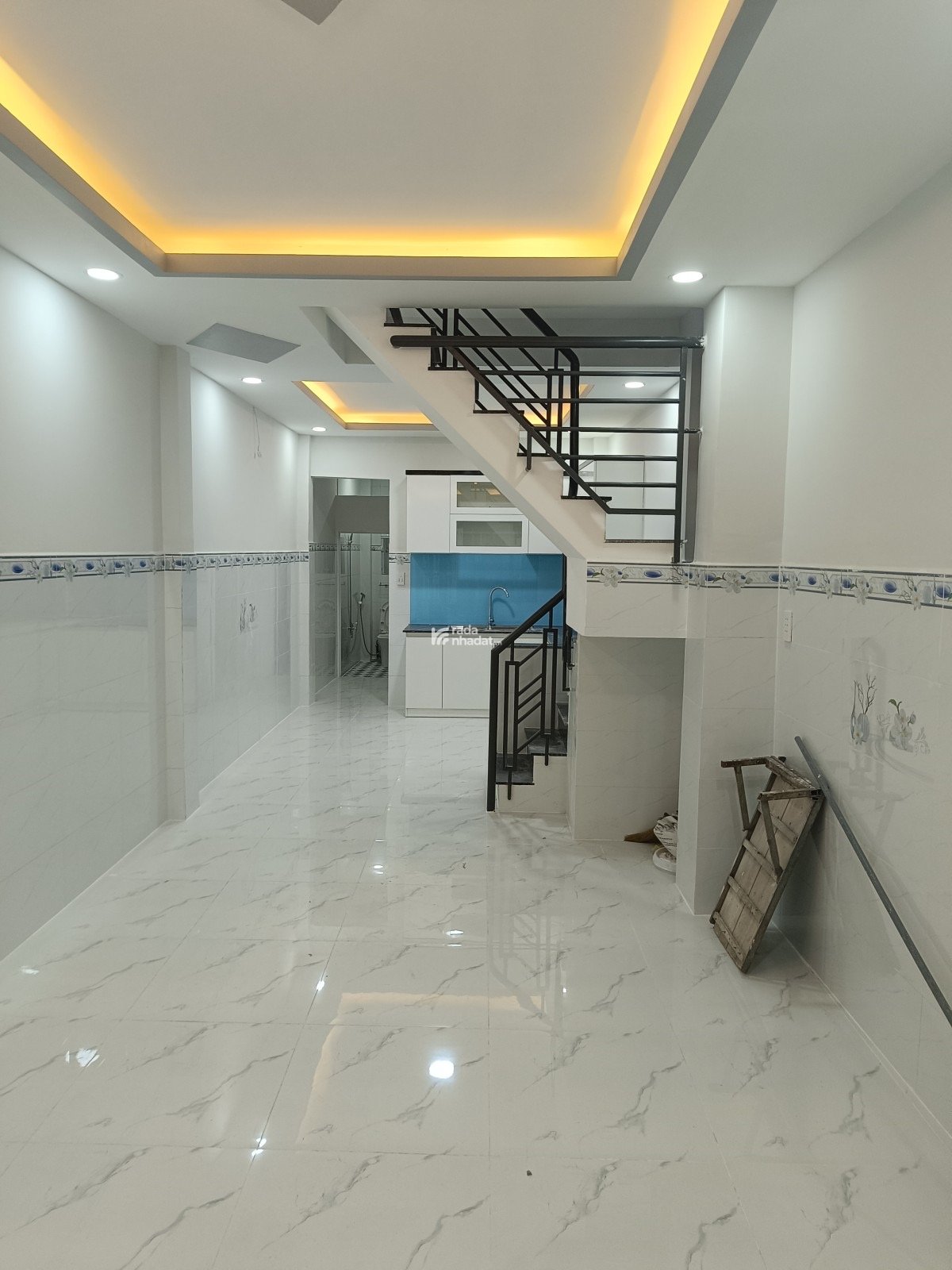 Bán nhà 42m2, đường Trịnh Đình Trọng, Tân Phú, 2 tầng, 2 PN, giá 3.85 tỷ còn thương lượng.