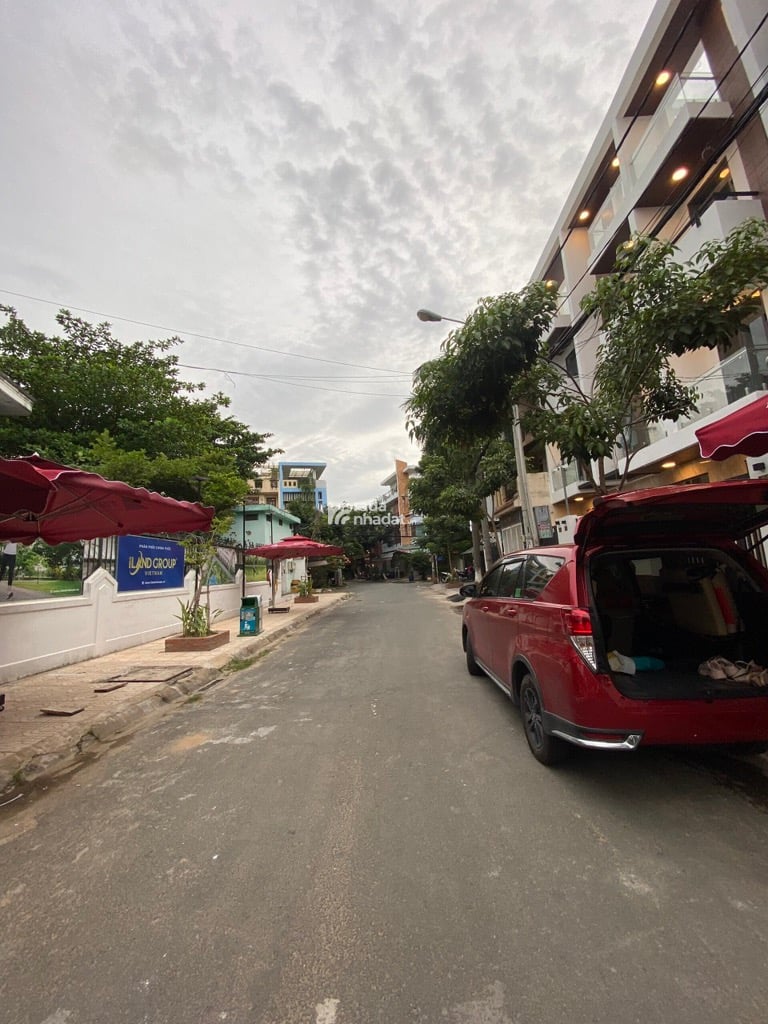 BÁN NHÀ MẶT TIỀN KHU TÊN LỬA 80M2 4 TẦNG 9.1 TỶ GẦN NHÀ THỜ PHAO LÔ VÀ CÔNG VIÊN