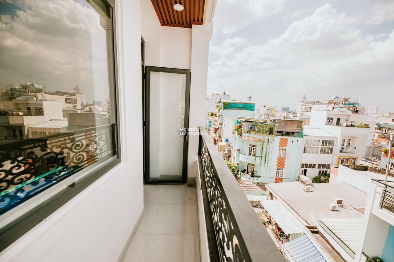 Bán CHDV 5 lầu hẻm xe hơi đường Tám Danh Phường 4 Quận 8