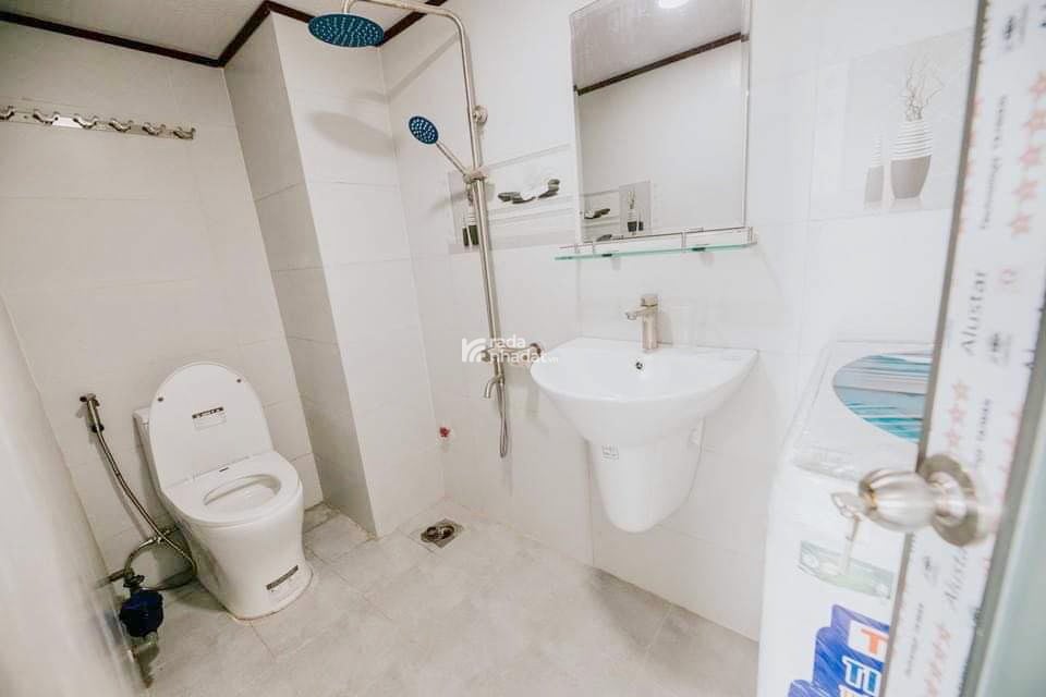 Bán CHDV 5 lầu hẻm xe hơi đường Tám Danh Phường 4 Quận 8