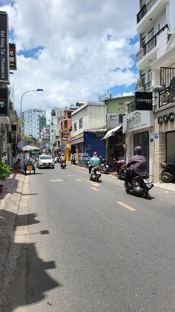 MẶT TIỀN KD NGUYỄN TRỌNG TUYỂN, PHÚ NHUẬN, 60M2 CÓ KC TIỆN CẢI TẠO. GIẢM 2T CHỈ CÒN 19T TL 